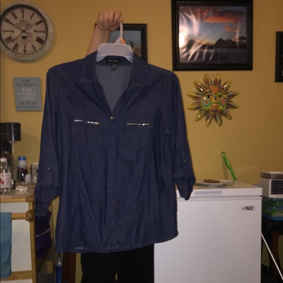 Great Denim Button Down 👕 Shirt! - Picture 7 of 7